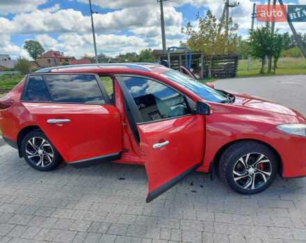 Красный Рено Меган, объемом двигателя 1.46 л и пробегом 235 тыс. км за 6700 $, фото 29 на Automoto.ua