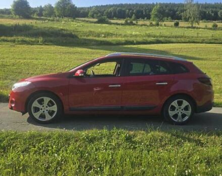 Красный Рено Меган, объемом двигателя 2 л и пробегом 189 тыс. км за 2354 $, фото 3 на Automoto.ua