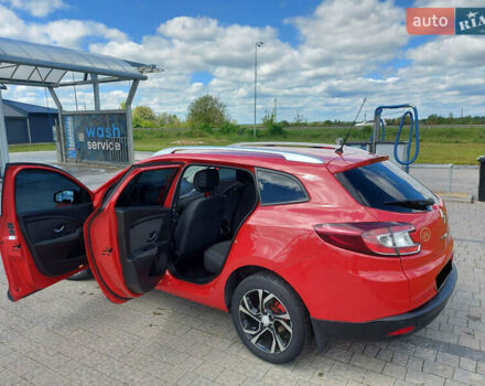 Красный Рено Меган, объемом двигателя 1.46 л и пробегом 235 тыс. км за 6700 $, фото 26 на Automoto.ua