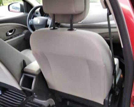 Рено Меган 2010 у Стрые на Automoto.ua Червоний Рено Меган, об'ємом двигуна 1.46 л та пробігом 260 тис. км за 6800 $, фото 35 на Automoto.ua