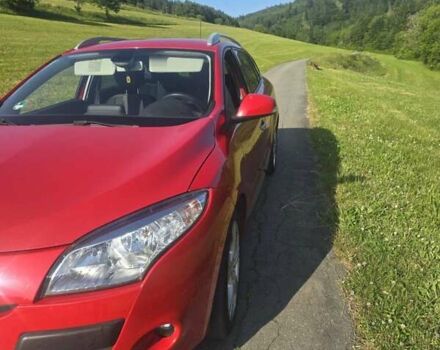 Красный Рено Меган, объемом двигателя 2 л и пробегом 189 тыс. км за 2354 $, фото 1 на Automoto.ua