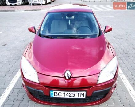 Рено Меган 2010 у Стрые на Automoto.ua Червоний Рено Меган, об'ємом двигуна 1.46 л та пробігом 260 тис. км за 6800 $, фото 21 на Automoto.ua