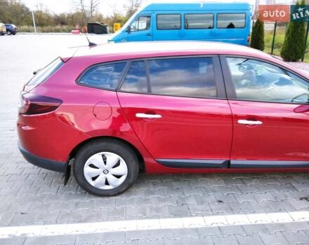 Рено Меган 2010 у Стрые на Automoto.ua Червоний Рено Меган, об'ємом двигуна 1.46 л та пробігом 260 тис. км за 6800 $, фото 15 на Automoto.ua