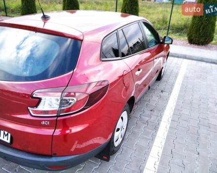 Рено Меган 2010 у Стрые на Automoto.ua Червоний Рено Меган, об'ємом двигуна 1.46 л та пробігом 260 тис. км за 6800 $, фото 14 на Automoto.ua