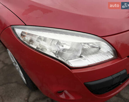 Красный Рено Меган, объемом двигателя 1.6 л и пробегом 208 тыс. км за 6299 $, фото 12 на Automoto.ua