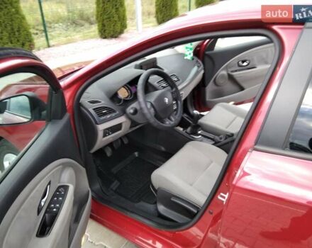 Рено Меган 2010 у Стрые на Automoto.ua Червоний Рено Меган, об'ємом двигуна 1.46 л та пробігом 260 тис. км за 6800 $, фото 51 на Automoto.ua
