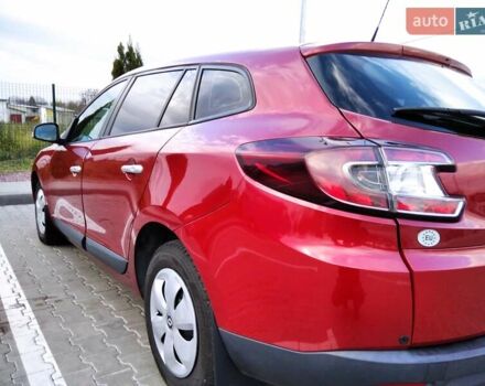 Рено Меган 2010 у Стрые на Automoto.ua Червоний Рено Меган, об'ємом двигуна 1.46 л та пробігом 260 тис. км за 6800 $, фото 9 на Automoto.ua