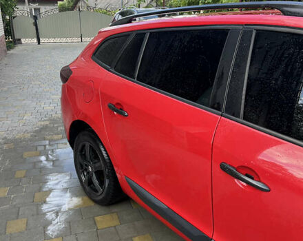 Красный Рено Меган, объемом двигателя 1.46 л и пробегом 210 тыс. км за 7450 $, фото 3 на Automoto.ua