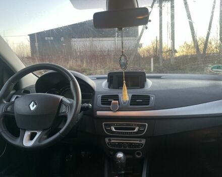 Красный Рено Меган, объемом двигателя 1.5 л и пробегом 202 тыс. км за 7200 $, фото 6 на Automoto.ua