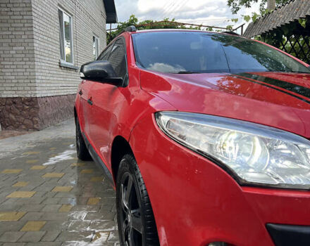 Красный Рено Меган, объемом двигателя 1.46 л и пробегом 210 тыс. км за 7450 $, фото 1 на Automoto.ua