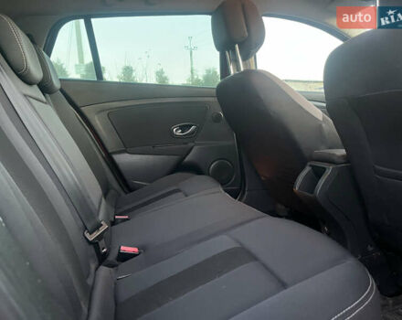 Красный Рено Меган, объемом двигателя 1.46 л и пробегом 202 тыс. км за 7200 $, фото 8 на Automoto.ua