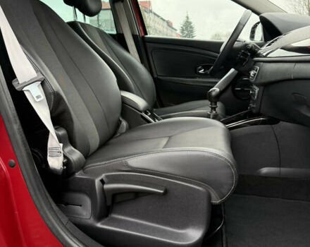 Красный Рено Меган, объемом двигателя 1.5 л и пробегом 219 тыс. км за 8900 $, фото 13 на Automoto.ua