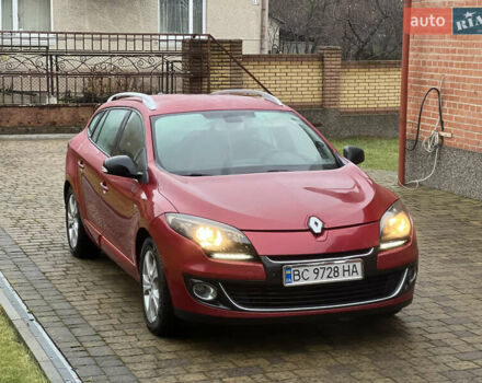 Красный Рено Меган, объемом двигателя 1.46 л и пробегом 220 тыс. км за 6350 $, фото 2 на Automoto.ua