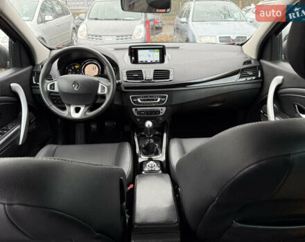 Красный Рено Меган, объемом двигателя 1.5 л и пробегом 219 тыс. км за 8900 $, фото 10 на Automoto.ua