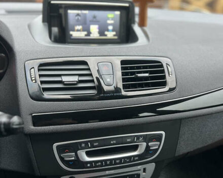 Красный Рено Меган, объемом двигателя 1.46 л и пробегом 220 тыс. км за 6350 $, фото 24 на Automoto.ua