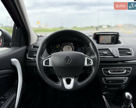 Червоний Рено Меган, об'ємом двигуна 1.5 л та пробігом 197 тис. км за 9200 $, фото 26 на Automoto.ua