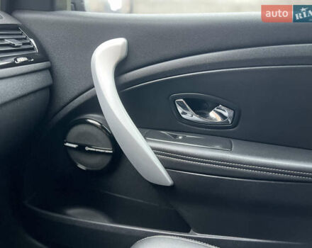 Красный Рено Меган, объемом двигателя 1.46 л и пробегом 220 тыс. км за 6350 $, фото 29 на Automoto.ua