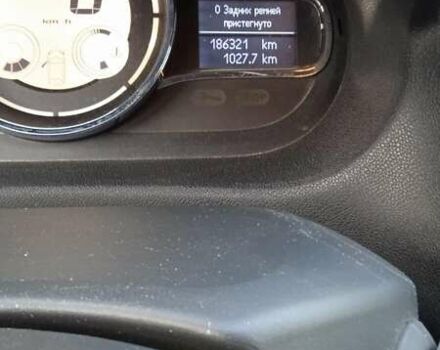 Красный Рено Меган, объемом двигателя 1.46 л и пробегом 187 тыс. км за 9500 $, фото 2 на Automoto.ua