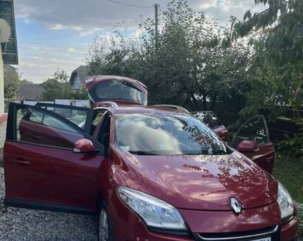 Красный Рено Меган, объемом двигателя 1.5 л и пробегом 291 тыс. км за 7100 $, фото 13 на Automoto.ua