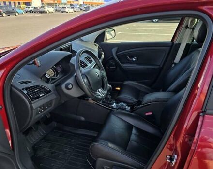 Рено Меган 2013 в Луцке на Automoto.ua Красный Рено Меган, объемом двигателя 1.46 л и пробегом 204 тыс. км за 10000 $, фото 5 на Automoto.ua