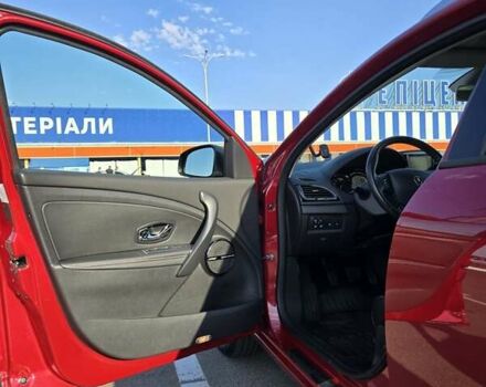 Рено Меган 2013 в Луцке на Automoto.ua Красный Рено Меган, объемом двигателя 1.46 л и пробегом 204 тыс. км за 10000 $, фото 4 на Automoto.ua