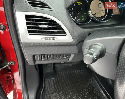 Красный Рено Меган, объемом двигателя 1.46 л и пробегом 225 тыс. км за 7900 $, фото 12 на Automoto.ua