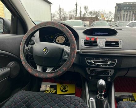 Красный Рено Меган, объемом двигателя 1.5 л и пробегом 212 тыс. км за 8200 $, фото 11 на Automoto.ua