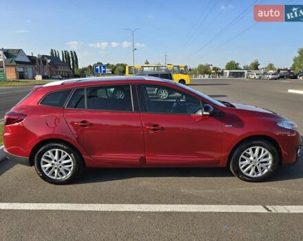 Рено Меган 2013 в Луцке на Automoto.ua Красный Рено Меган, объемом двигателя 1.46 л и пробегом 204 тыс. км за 10000 $, фото 2 на Automoto.ua