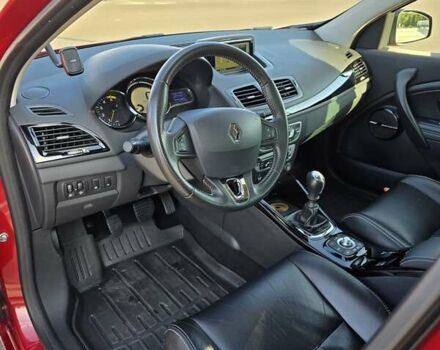 Рено Меган 2013 в Луцке на Automoto.ua Красный Рено Меган, объемом двигателя 1.46 л и пробегом 204 тыс. км за 10000 $, фото 15 на Automoto.ua