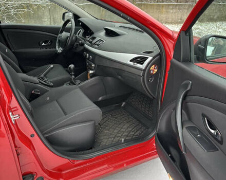 Красный Рено Меган, объемом двигателя 1.46 л и пробегом 225 тыс. км за 7900 $, фото 22 на Automoto.ua