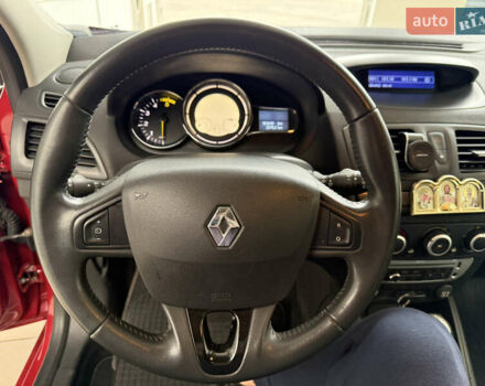 Красный Рено Меган, объемом двигателя 1.46 л и пробегом 181 тыс. км за 6800 $, фото 13 на Automoto.ua