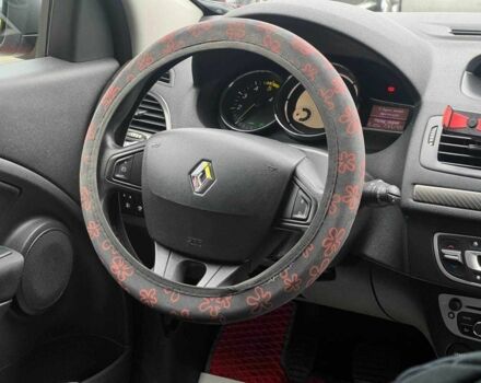 Красный Рено Меган, объемом двигателя 1.5 л и пробегом 212 тыс. км за 8200 $, фото 12 на Automoto.ua