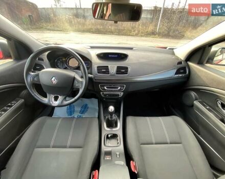 Червоний Рено Меган, об'ємом двигуна 1.5 л та пробігом 161 тис. км за 8650 $, фото 21 на Automoto.ua