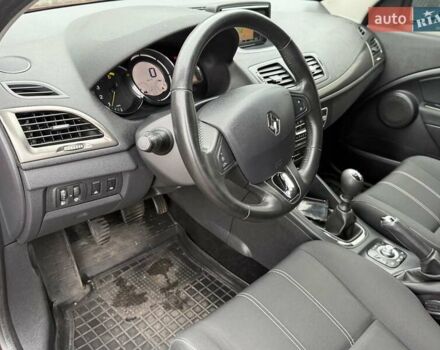 Червоний Рено Меган, об'ємом двигуна 1.5 л та пробігом 160 тис. км за 8800 $, фото 40 на Automoto.ua