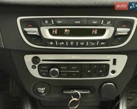 Червоний Рено Меган, об'ємом двигуна 1.5 л та пробігом 160 тис. км за 8800 $, фото 59 на Automoto.ua