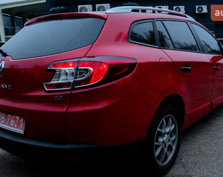 Красный Рено Меган, объемом двигателя 1.5 л и пробегом 156 тыс. км за 9300 $, фото 1 на Automoto.ua