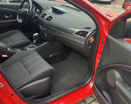 Красный Рено Меган, объемом двигателя 1.5 л и пробегом 250 тыс. км за 8400 $, фото 7 на Automoto.ua