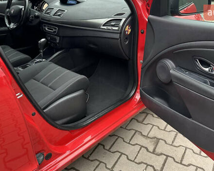 Красный Рено Меган, объемом двигателя 1.5 л и пробегом 250 тыс. км за 8999 $, фото 12 на Automoto.ua