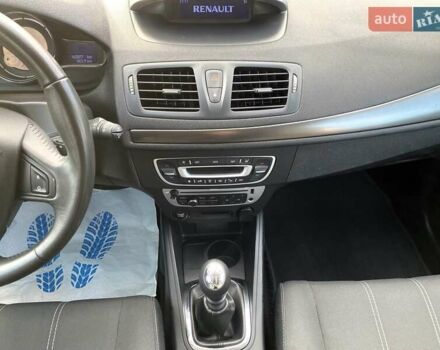 Червоний Рено Меган, об'ємом двигуна 1.5 л та пробігом 161 тис. км за 8650 $, фото 23 на Automoto.ua