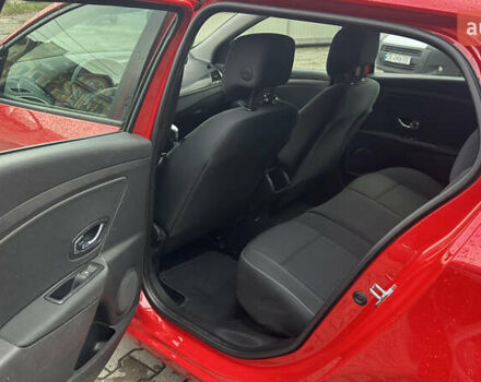 Красный Рено Меган, объемом двигателя 1.5 л и пробегом 250 тыс. км за 8400 $, фото 3 на Automoto.ua