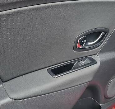 Красный Рено Меган, объемом двигателя 1.46 л и пробегом 160 тыс. км за 8700 $, фото 12 на Automoto.ua