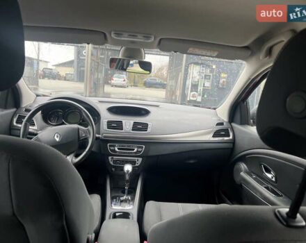 Красный Рено Меган, объемом двигателя 1.5 л и пробегом 224 тыс. км за 8100 $, фото 7 на Automoto.ua