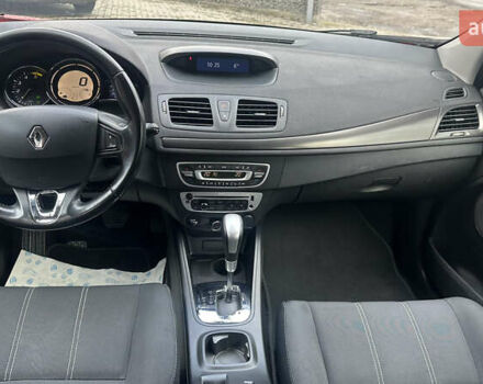 Красный Рено Меган, объемом двигателя 1.5 л и пробегом 250 тыс. км за 8400 $, фото 10 на Automoto.ua