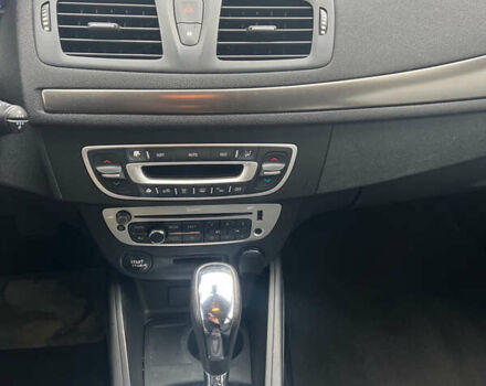 Красный Рено Меган, объемом двигателя 1.5 л и пробегом 224 тыс. км за 8100 $, фото 6 на Automoto.ua