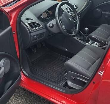 Красный Рено Меган, объемом двигателя 1.46 л и пробегом 160 тыс. км за 8700 $, фото 11 на Automoto.ua