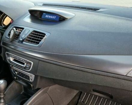 Червоний Рено Меган, об'ємом двигуна 1.5 л та пробігом 214 тис. км за 7300 $, фото 5 на Automoto.ua