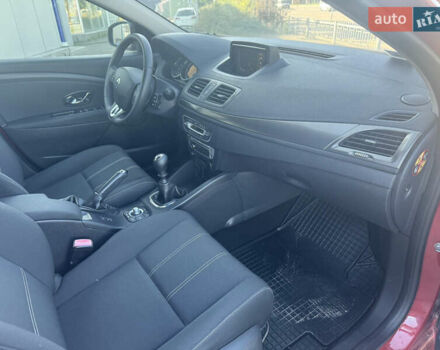 Красный Рено Меган, объемом двигателя 1.5 л и пробегом 250 тыс. км за 8150 $, фото 41 на Automoto.ua