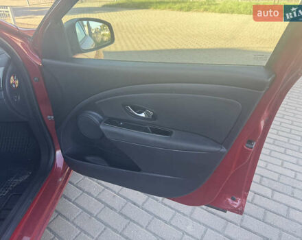 Красный Рено Меган, объемом двигателя 1.5 л и пробегом 250 тыс. км за 8150 $, фото 39 на Automoto.ua