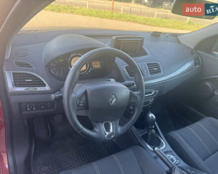 Красный Рено Меган, объемом двигателя 1.5 л и пробегом 250 тыс. км за 8150 $, фото 21 на Automoto.ua