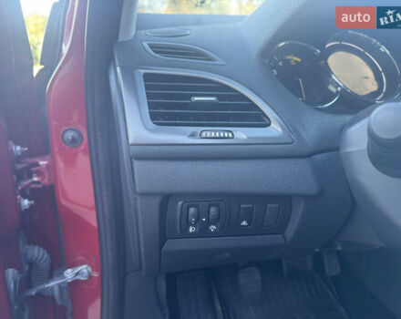 Красный Рено Меган, объемом двигателя 1.5 л и пробегом 250 тыс. км за 8150 $, фото 20 на Automoto.ua